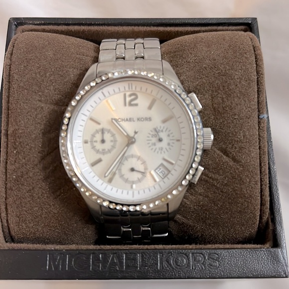 Michael Kors watch - Picture 2 of 3